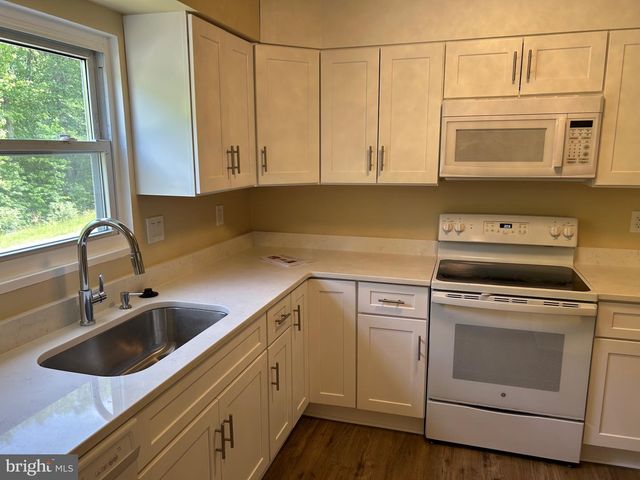 809 SLEDGEHAMMER DR, Fredericksburg, VA 22405