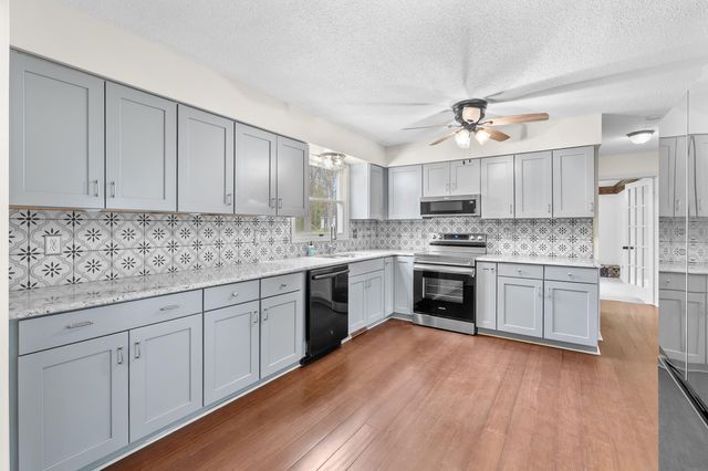 5814 Scenic Way Drive, Oshtemo Twp, MI 49009