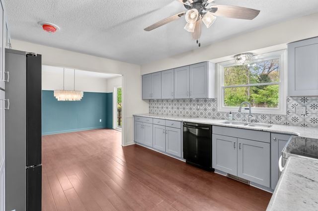5814 Scenic Way Drive, Oshtemo Twp, MI 49009