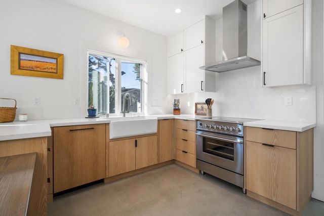 239 Beach Street, Moss Beach, CA 94038