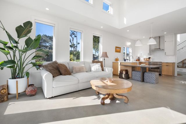 239 Beach Street, Moss Beach, CA 94038