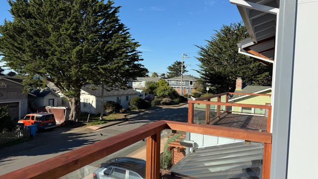 239 Beach Street, Moss Beach, CA 94038