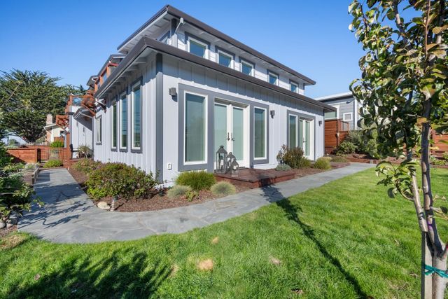 239 Beach Street, Moss Beach, CA 94038