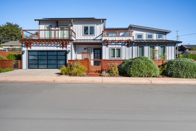 239 Beach Street, Moss Beach, CA 94038