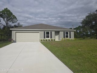 295 Crescent Street SE, Palm Bay, FL 32909