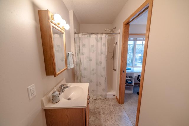 412 19th Avenue W G, West Fargo, ND 58078