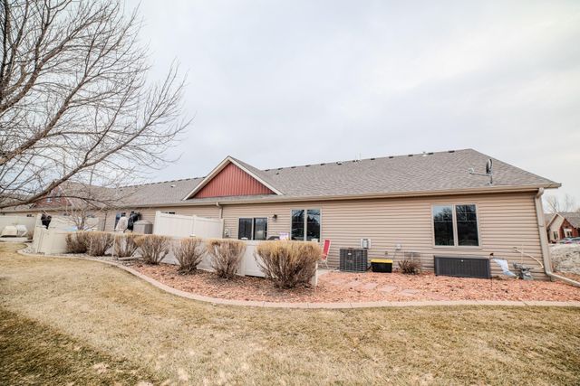 412 19th Avenue W G, West Fargo, ND 58078