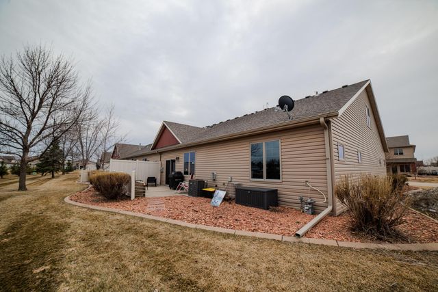412 19th Avenue W G, West Fargo, ND 58078