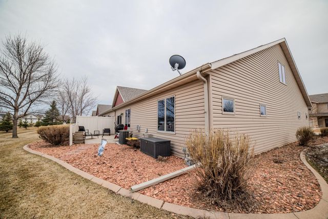 412 19th Avenue W G, West Fargo, ND 58078