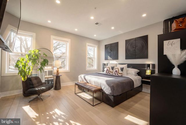 533 SHEPHERD ST NW, Washington, DC 20011