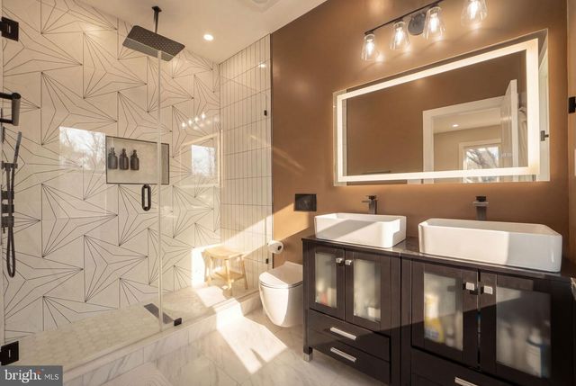 533 SHEPHERD ST NW, Washington, DC 20011