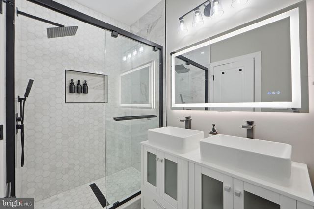 533 SHEPHERD ST NW, Washington, DC 20011