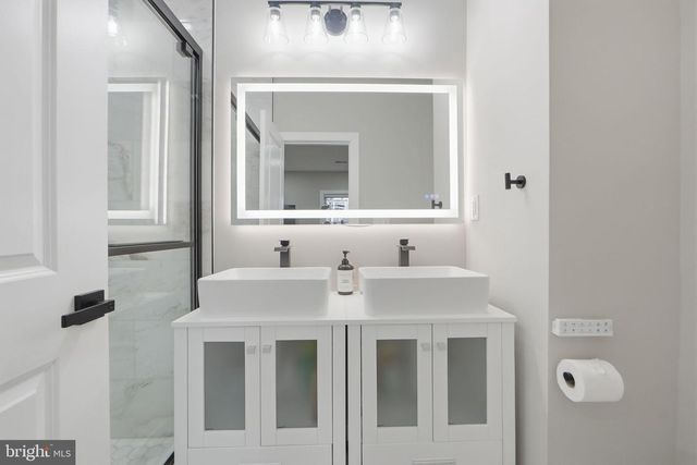 533 SHEPHERD ST NW, Washington, DC 20011