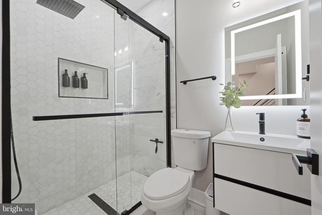 533 SHEPHERD ST NW, Washington, DC 20011