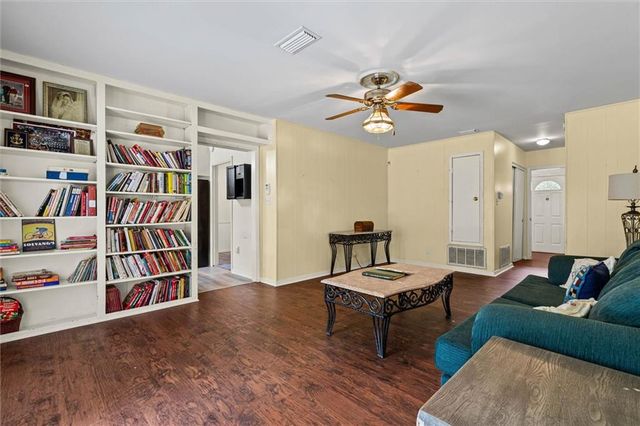 6204 Parkwood Drive, Mobile, AL 36608