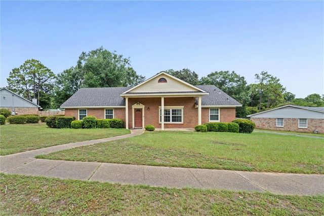 6204 Parkwood Drive, Mobile, AL 36608