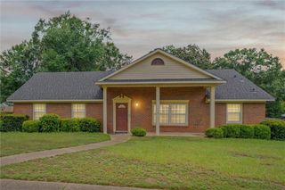 6204 Parkwood Drive, Mobile, AL 36608