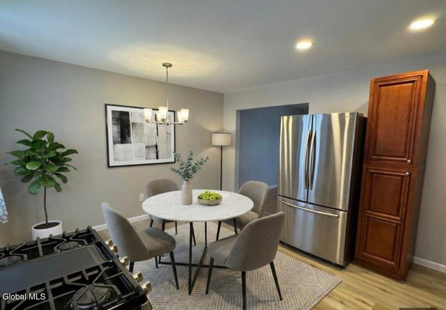 18 Carroll Place, Troy, NY 12180