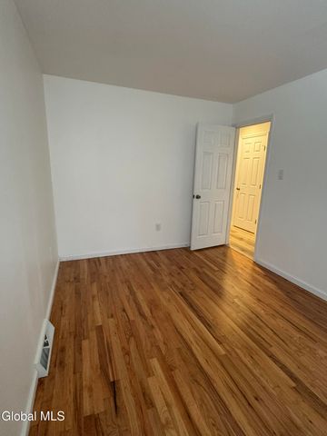 18 Carroll Place, Troy, NY 12180