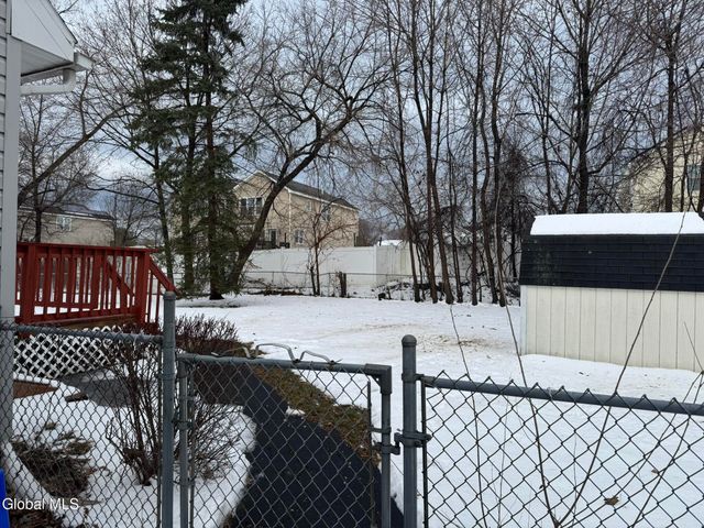 18 Carroll Place, Troy, NY 12180