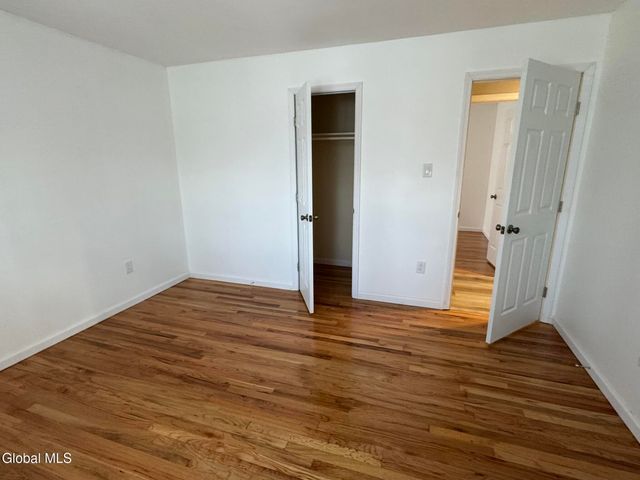 18 Carroll Place, Troy, NY 12180