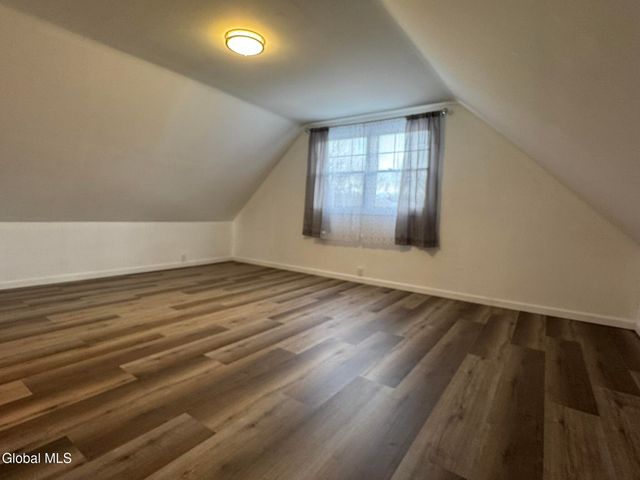 18 Carroll Place, Troy, NY 12180