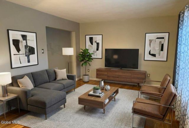 18 Carroll Place, Troy, NY 12180