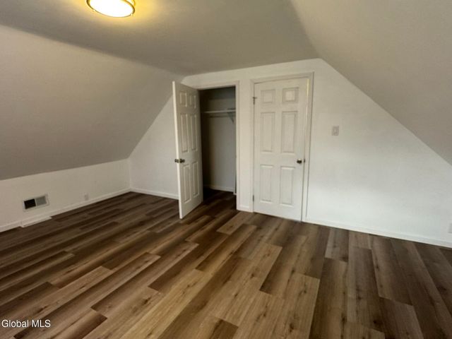 18 Carroll Place, Troy, NY 12180