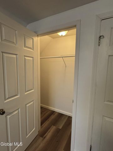 18 Carroll Place, Troy, NY 12180