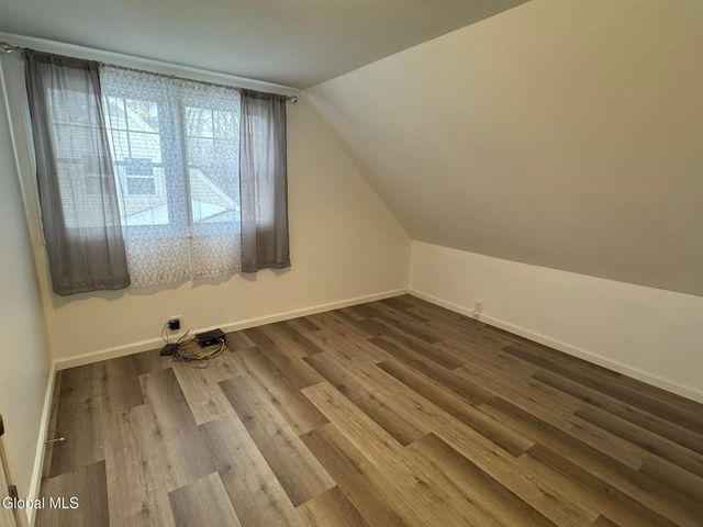 18 Carroll Place, Troy, NY 12180