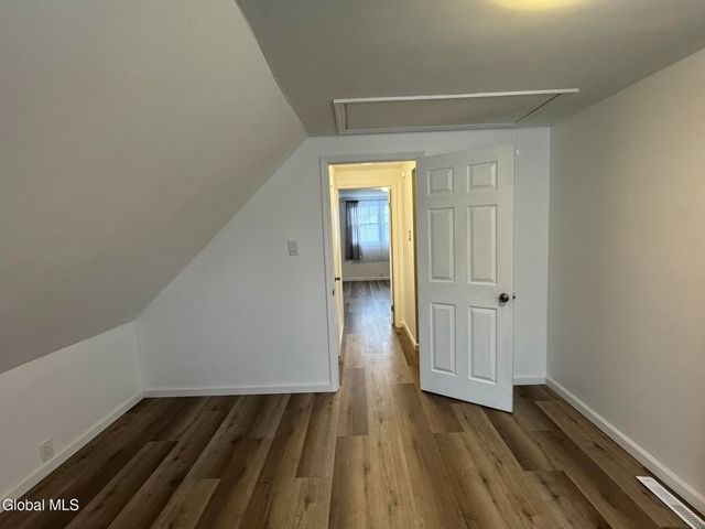 18 Carroll Place, Troy, NY 12180