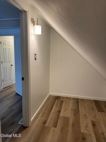 18 Carroll Place, Troy, NY 12180