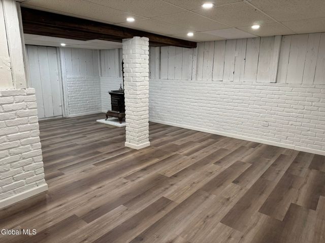 18 Carroll Place, Troy, NY 12180