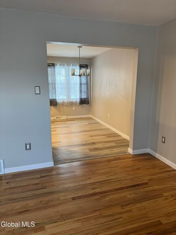 18 Carroll Place, Troy, NY 12180