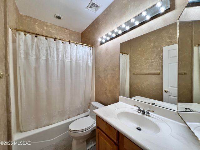 7449 E Ridge Point Road, Tucson, AZ 85750