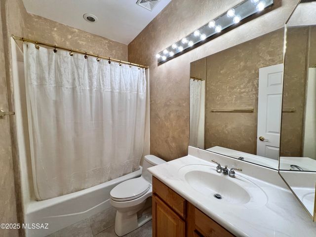 7449 E Ridge Point Road, Tucson, AZ 85750