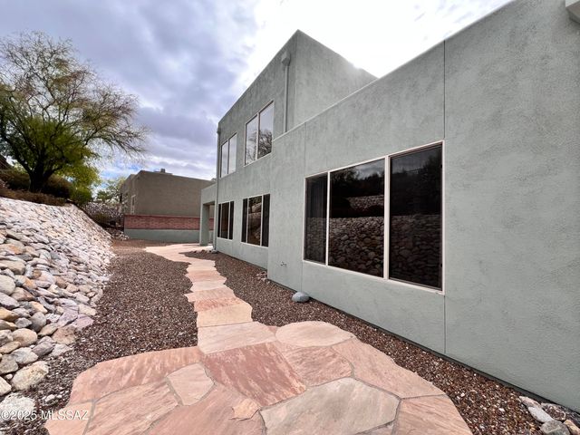 7449 E Ridge Point Road, Tucson, AZ 85750
