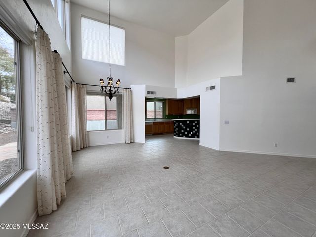 7449 E Ridge Point Road, Tucson, AZ 85750