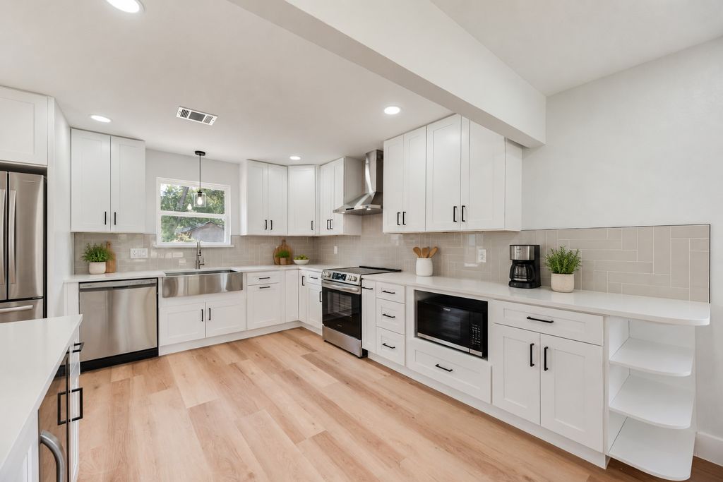 3815 Harlingen Street, Dallas, TX 75212 — exterior