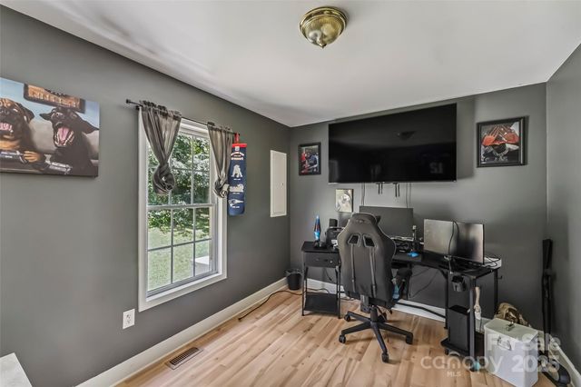 1631 Berkley Street SW, Lenoir, NC 28645