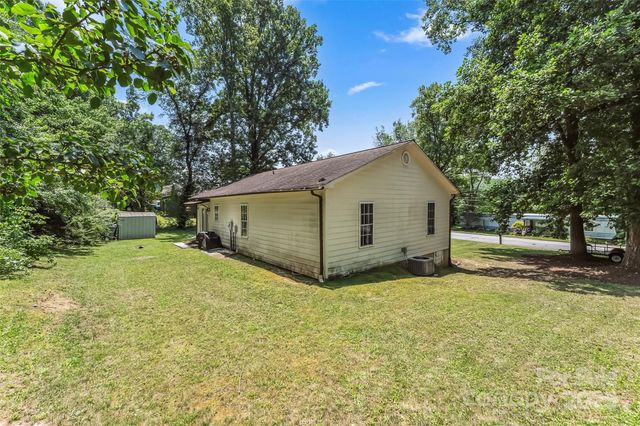 1631 Berkley Street SW, Lenoir, NC 28645