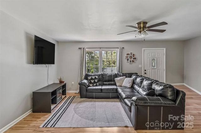 1631 Berkley Street SW, Lenoir, NC 28645