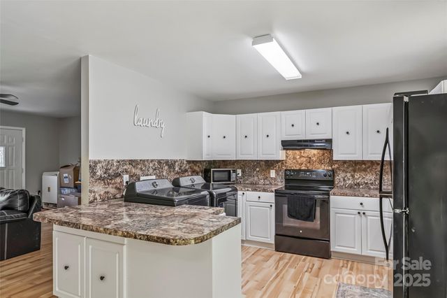 1631 Berkley Street SW, Lenoir, NC 28645