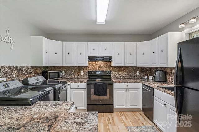 1631 Berkley Street SW, Lenoir, NC 28645