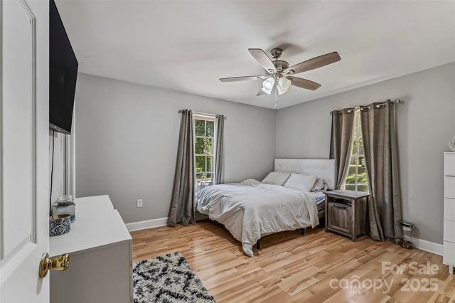 1631 Berkley Street SW, Lenoir, NC 28645
