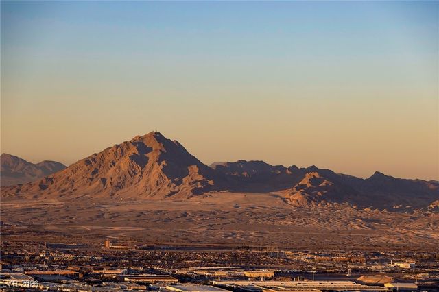 467 Rock Peak Drive, Henderson, NV 89012