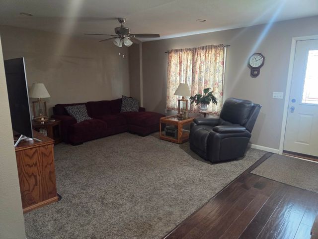 303 14th Street, Grand Junction, IA 50107
