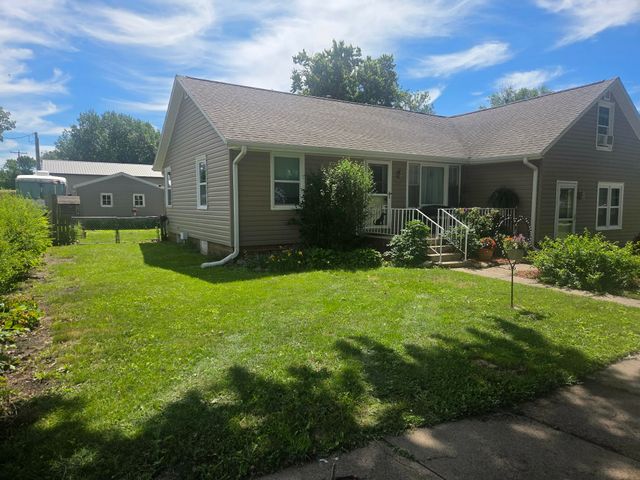 303 14th Street, Grand Junction, IA 50107