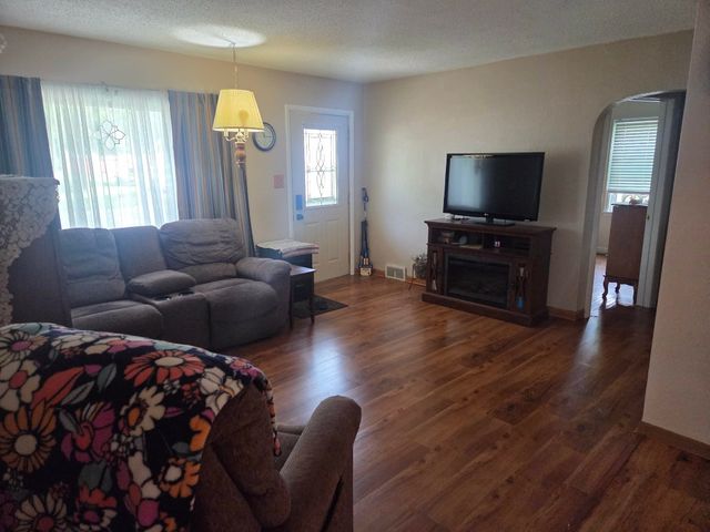 303 14th Street, Grand Junction, IA 50107