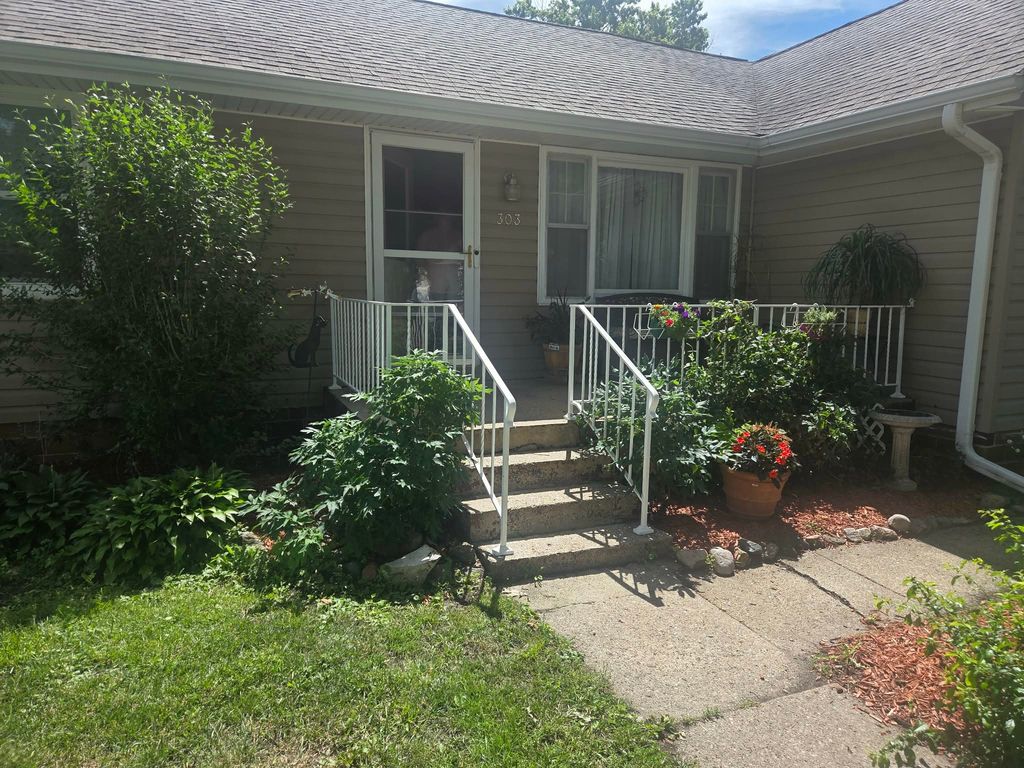 303 14th Street, Grand Junction, IA 50107
